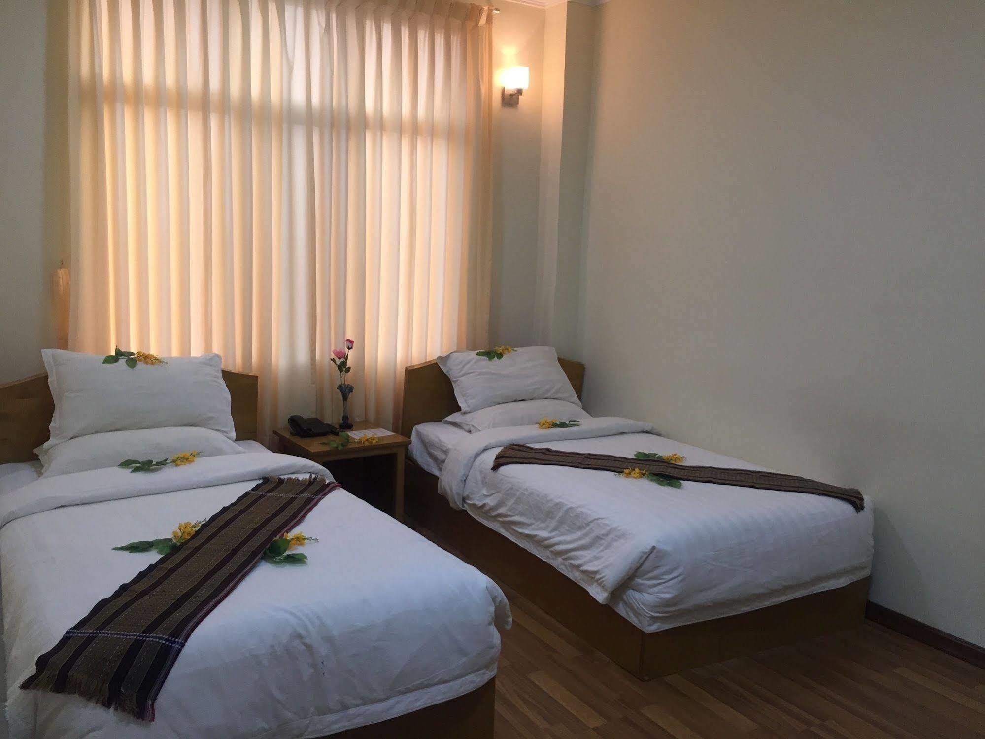 Inle Star Hotel Nyaungshwe Exteriör bild